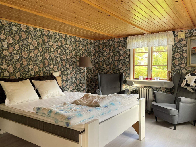 Room 3, 2 Person Holiday Home in Henan, Orust