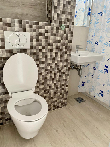 Others 3, Guesthouse Civovic