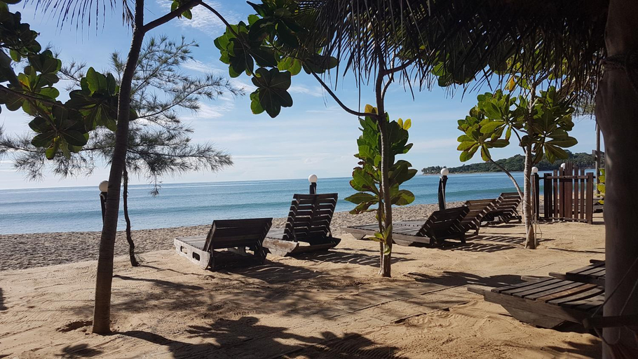 Others 5, Sandy Beach Hotel, Pothuvil