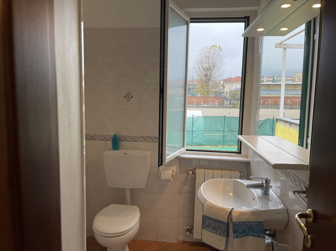 Bathroom, Belvilla by OYO Appartamento 1 al Piano 1, Savona