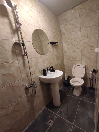 Bathroom 5, Pin Traveler House & Cocktail, Merkez