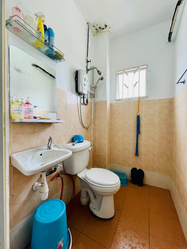 Bathroom 3, Jizek Homestay Bajet, Gombak