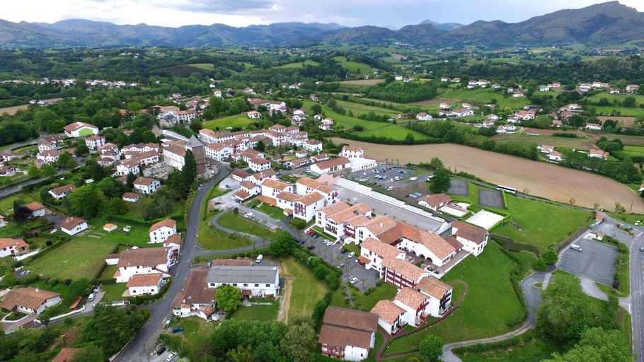 Others 5, VVF Pays Basque Sare La Rhune, Pyrénées-Atlantiques