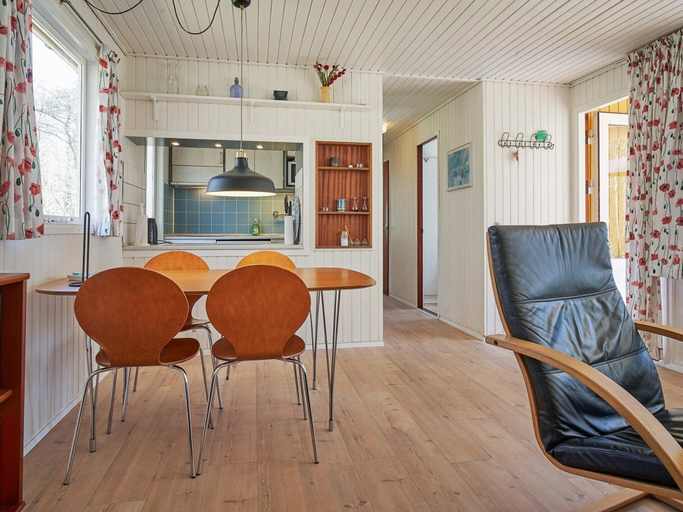 Dining 4, 4 Person Holiday Home in Aakirkeby, Bornholm