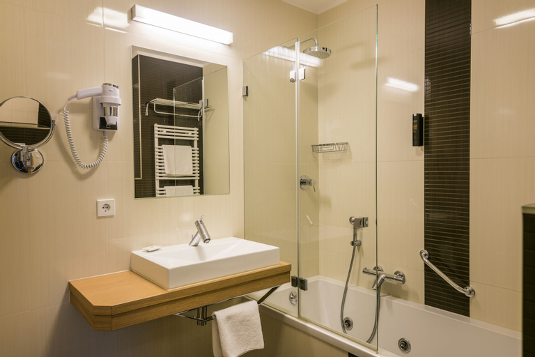 Bathroom 4