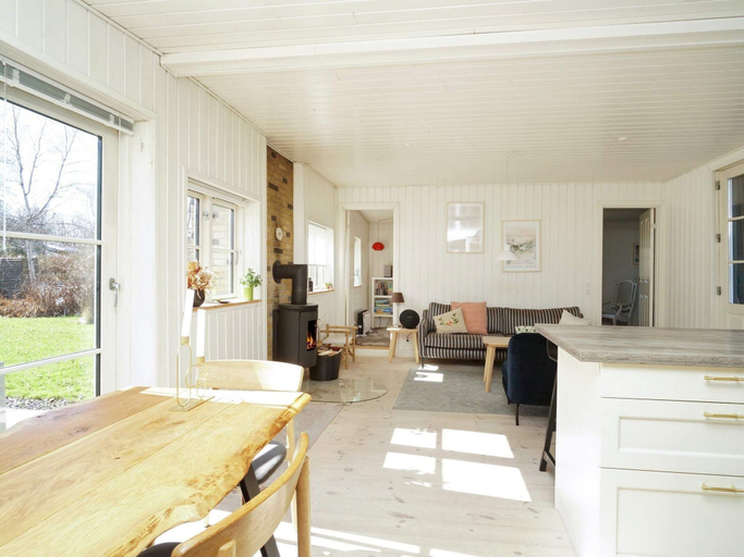 Dining 3, 4 Star Holiday Home in Vejby, Gribskov