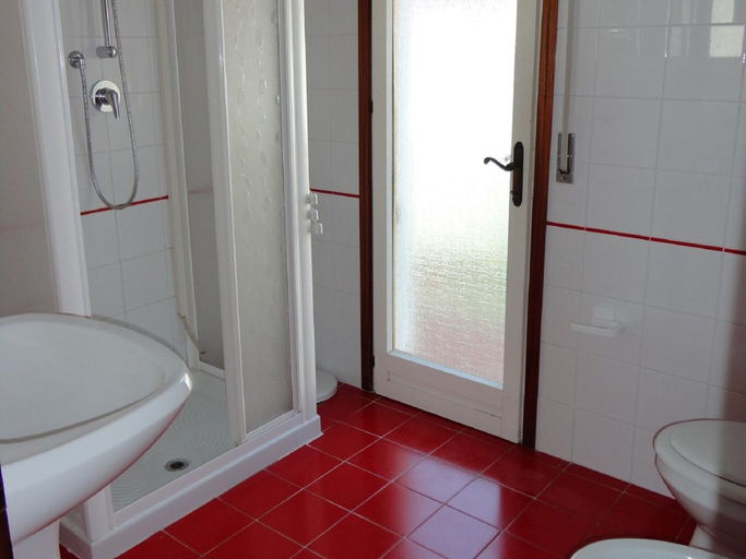 Bathroom, Incredible Villa With Swimming Pool, Venezia