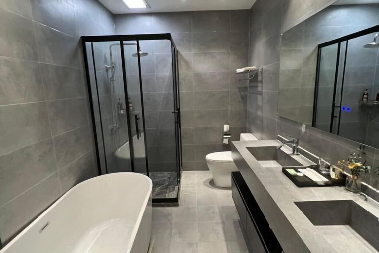 Bathroom 7