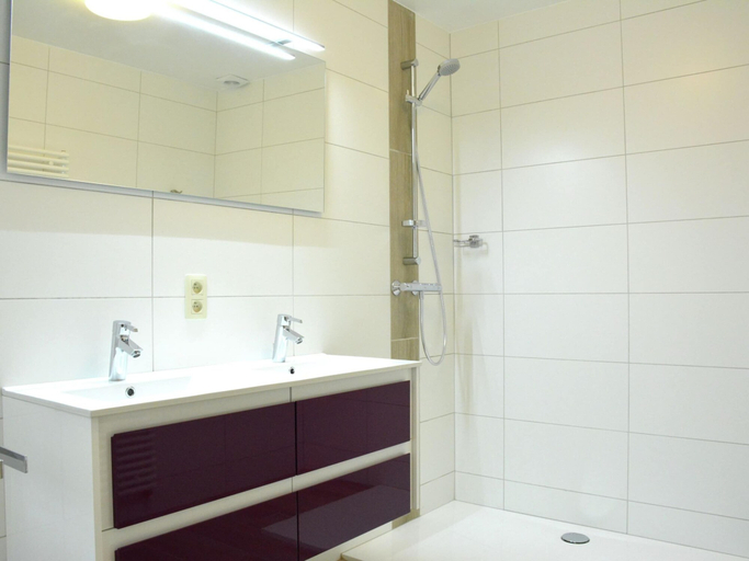 Bathroom 3, Home in Ovifat With Sauna, Liège