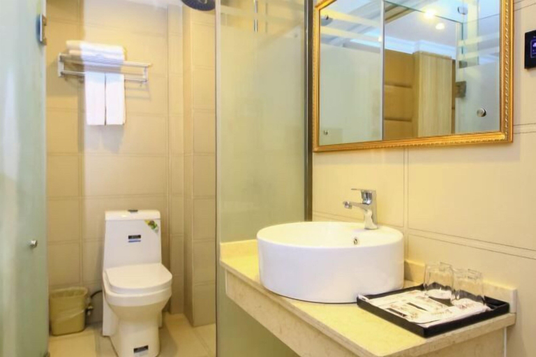 Bathroom 3, Changyue Hotel (Beihai High-speed Railway Station), Beihai