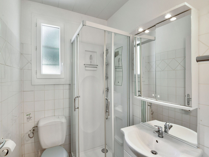 Bathroom, Gite in holiday park with swimming pool, Charente-Maritime