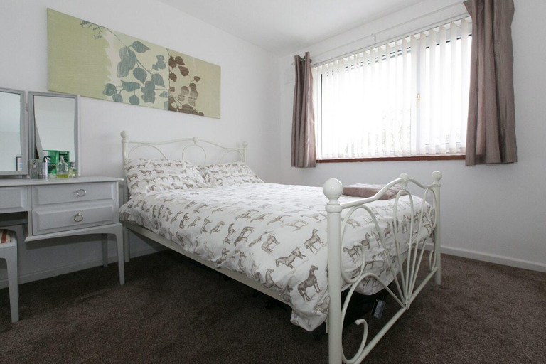 Bedroom 2, Yewdale House, Warwickshire