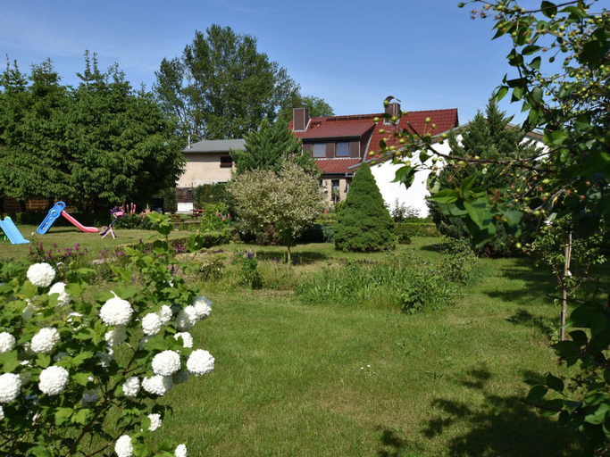 Exterior & Views 2, Apartment in Robertsdorf Near the Beach, Nordwestmecklenburg