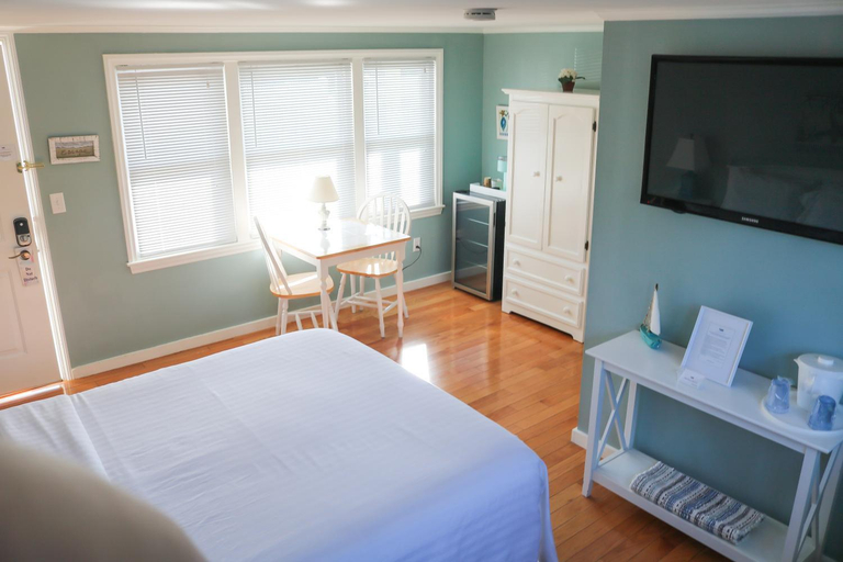 Others 2, The Escape Inn, Barnstable
