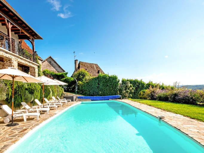 Sport & Beauty 3, Stone House With Pool and Garden, Corrèze