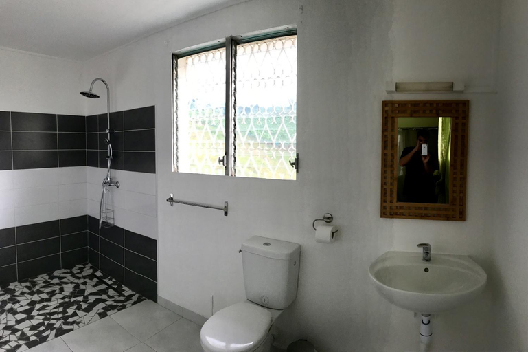 Bathroom 3, Residence Paradis Tropical, Baillif