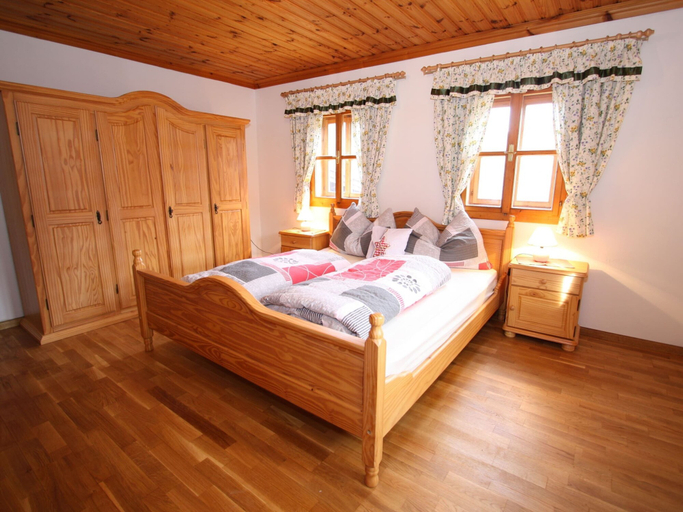 Bedroom 2, Sprawling Mansion near Ski Area in Salzburg, Sankt Johann im Pongau