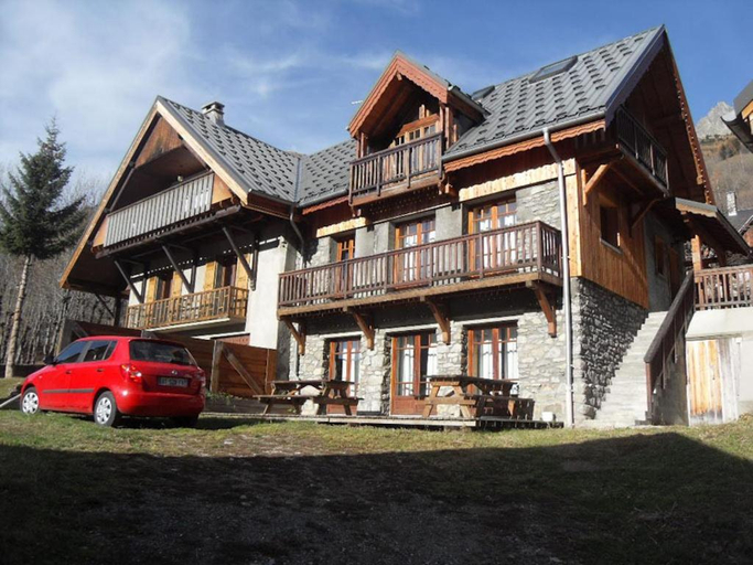 Exterior view 2, VAUJANYLOCATIONS - Chalets Clovis I & II, Isère