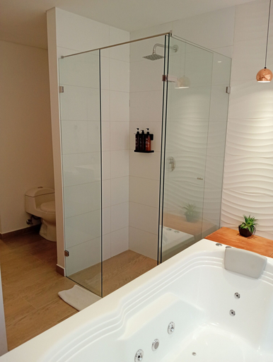 Bathroom 4, Hotel Lomas 10, Medellín