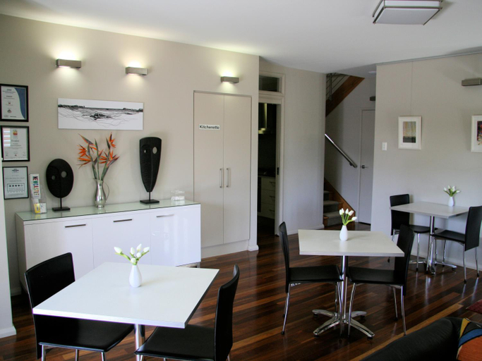Food & Drinks 4, Chaucer Palms Boutique B&B, Newcastle - Throsby