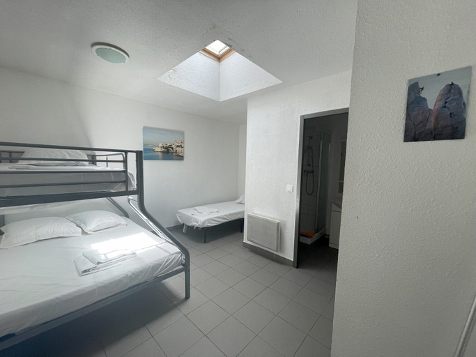 Bedroom 4, Balaena, Bouches-du-Rhône