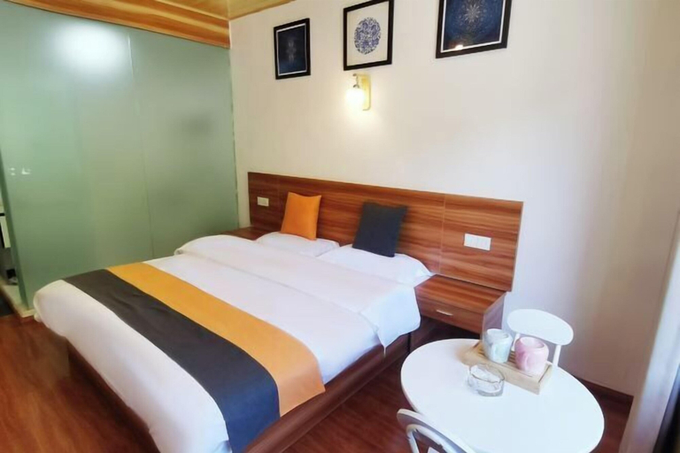 Bedroom 3, Miyi lnn, Ngawa Tibetan and Qiang