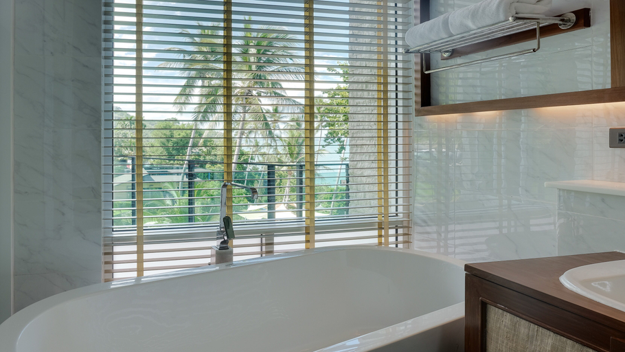 Bathroom 5, Sichon Tesoro, Sichon