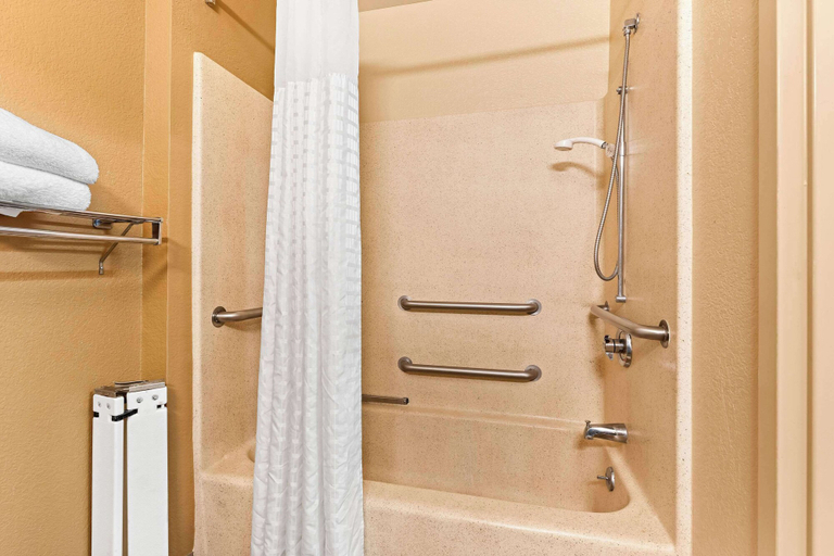 Bathroom 4, Suburban Studios Columbus Fort Benning Area, Muscogee