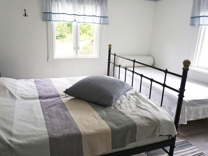 Bedroom 4, 6 Person Holiday Home in Hallabro, Ronneby