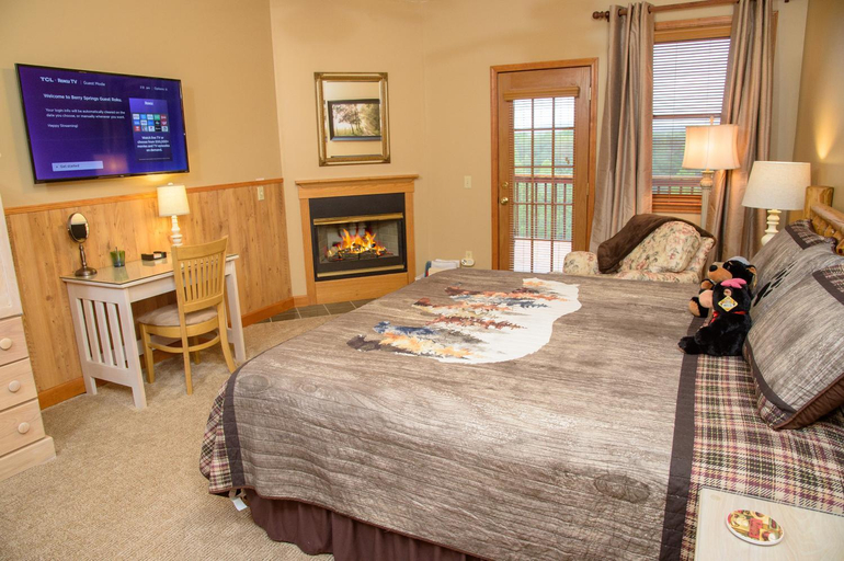 Others 3, Berry Springs Lodge, Sevier