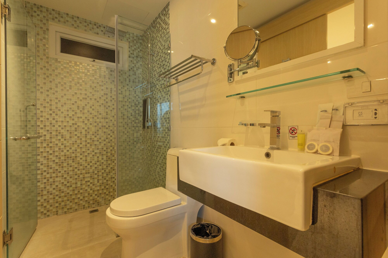 Bathroom, Sea View Beach Dinning Beach Front c113, Pulau Phuket