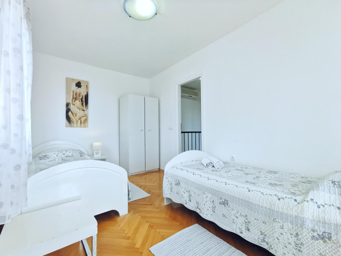 Others 5, Apartments Doris, Split