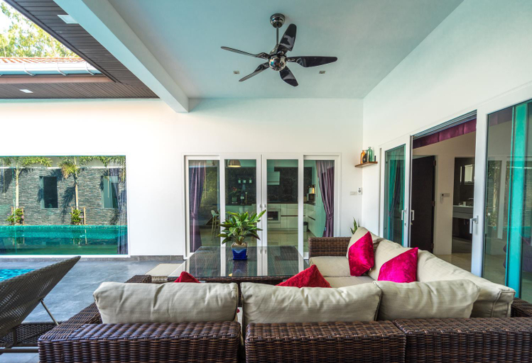 Others 2, Majestic by Korawan, Pattaya