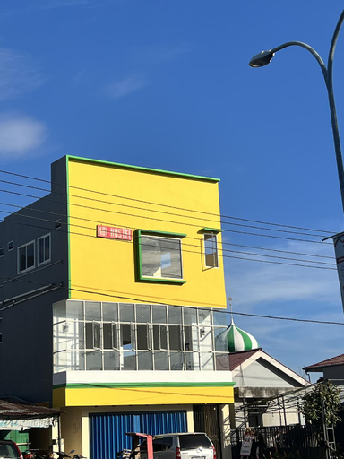 Exterior & Views