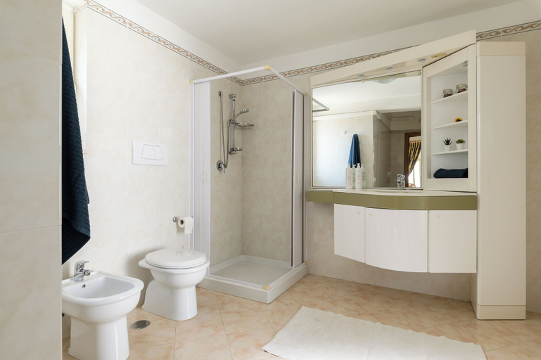 Bathroom, Villetta Creta Rossa, Brindisi