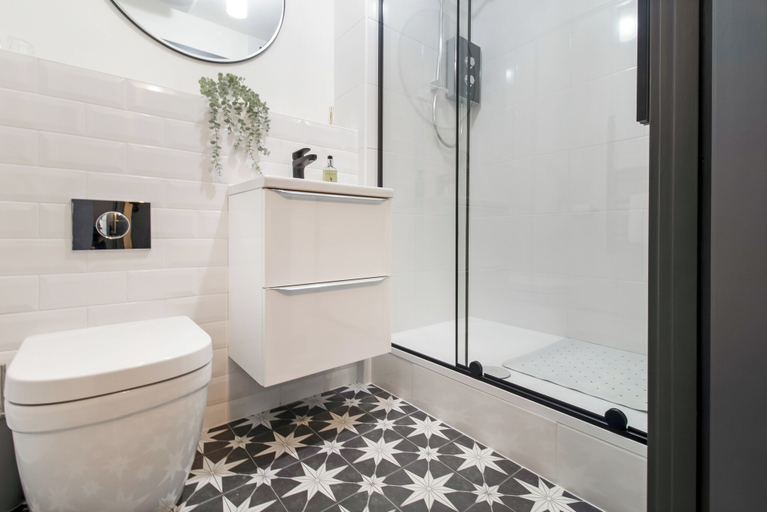Bathroom 3, Central 1 BD in the Heart of Cheltenham, Gloucestershire