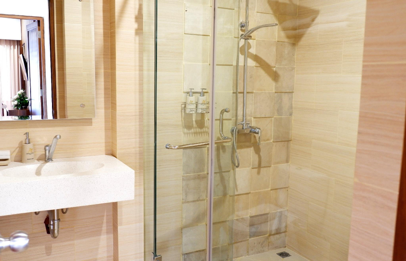 Bathroom 20