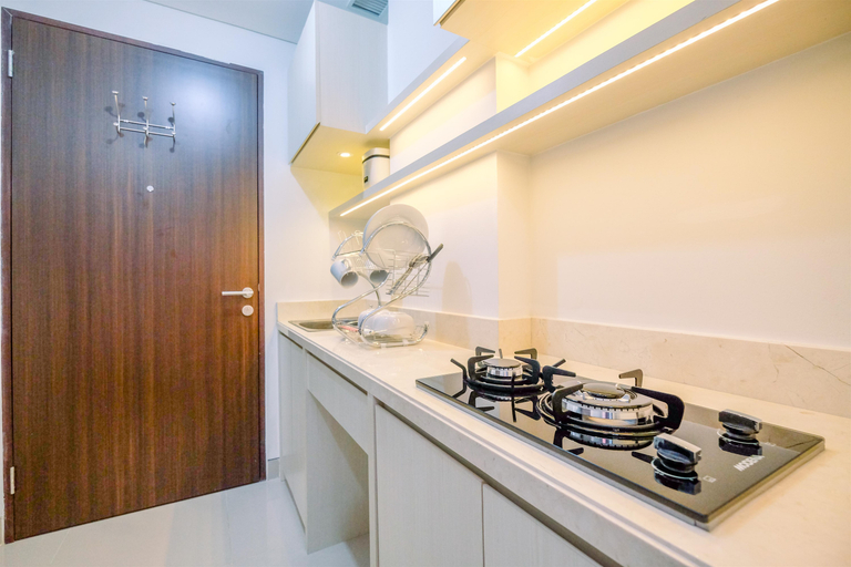 Others 4, Comfy and Elegant Studio Transpark Cibubur Apartment By Travelio, Depok
