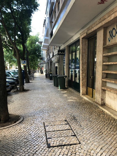 99 Flowers Flat, Lisboa