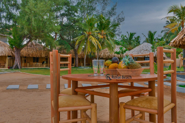 Food & Drinks 5, Royal beach, Pothuvil