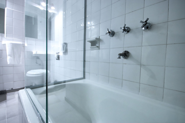Bathroom 4, Play Hostel Garden, Distrito Federal