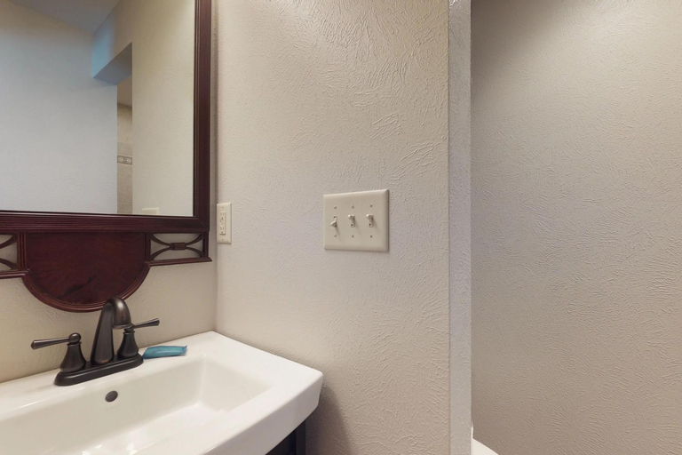 Bathroom 3, Lodgepole Landing, Summit