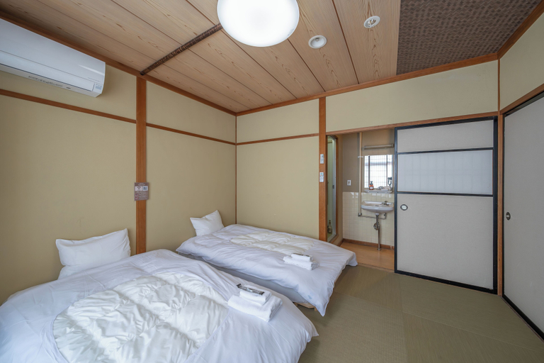 Bedroom 5, komorebi hostel-your cozy place-, Takayama