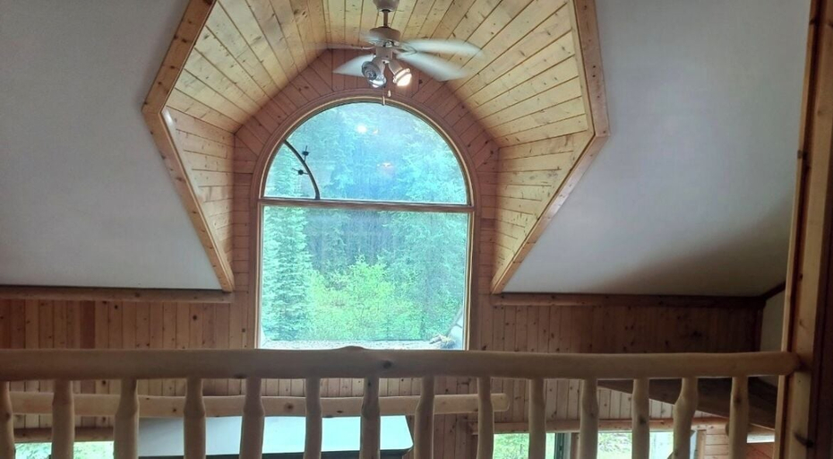 Bedroom 3, Rustic Beaverfoot Lodge Executive Cabin, Columbia-Shuswap