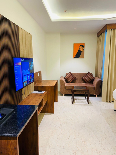 Others 3, Grow Inn, Gautam Buddha Nagar