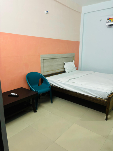 Bedroom 2, Maharishi Inn, Faizabad