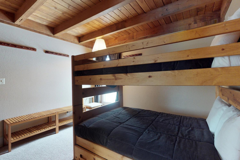 Bedroom 2, Lodgepole Landing, Summit