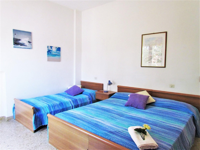 Room 5, Incredible Holiday Home With Community Pool, Venezia