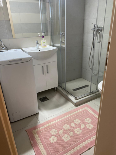 Bathroom 2, Salt Key House R, Praid