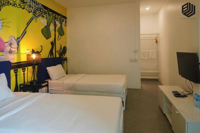 Bedroom 12